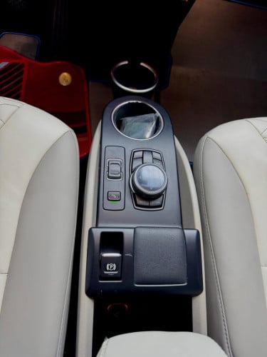 BMW i3 សាំង+ អគ្គិសនី ឆ្នាំ2014 (​ ពណ៌ប្រផេស)