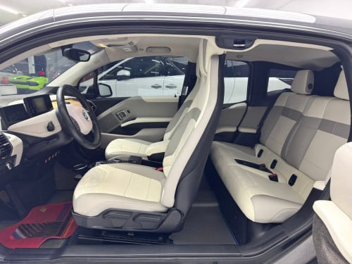 BMW i3 សាំង+ អគ្គិសនី ឆ្នាំ2014 (​ ពណ៌ប្រផេស)