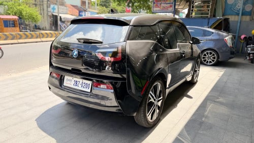 BMW i3 សាំង+ អគ្គិសនី ឆ្នាំ2014 (​ ពណ៌ប្រផេស)