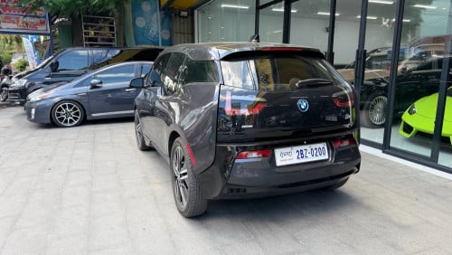 BMW i3 សាំង+ អគ្គិសនី ឆ្នាំ2014 (​ ពណ៌ប្រផេស)