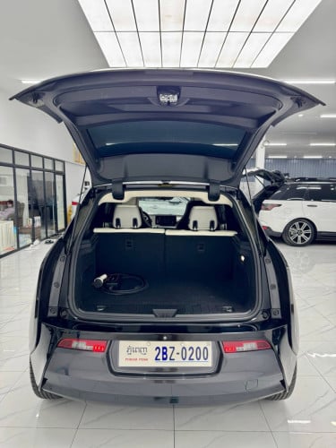 BMW i3 សាំង+ អគ្គិសនី ឆ្នាំ2014 (​ ពណ៌ប្រផេស)