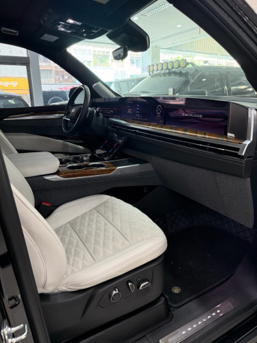 Cadillac Escalade 2025