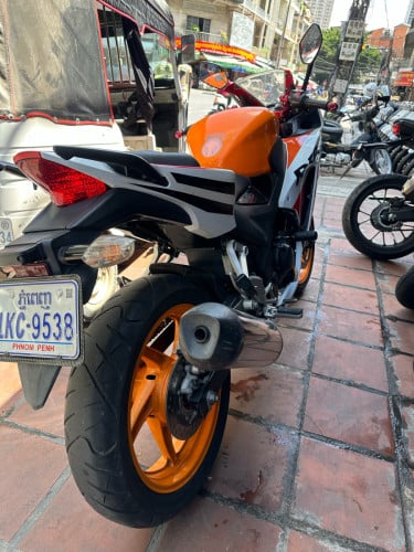 CBR250R