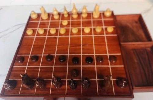 Chess set អុកខ្មែរ