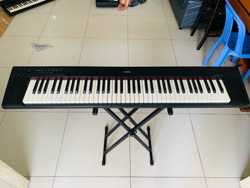 Digital Piano  Yamaha NP-31.    76key