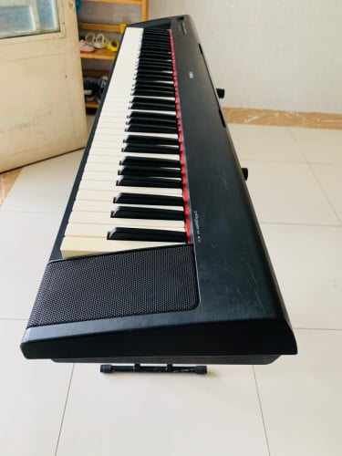 Digital Piano  Yamaha NP-31.    76key