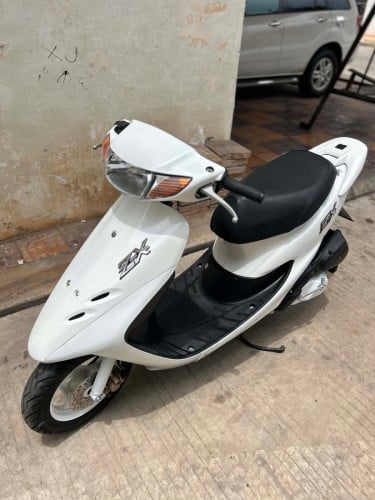 Dio 50cc មានទាំង សាំងលាយនិងសាំងសុទ្ធ