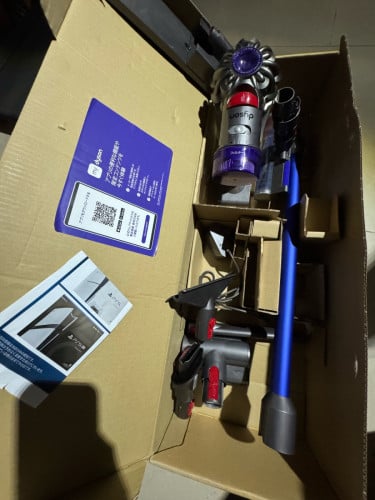 Dyson V8 slim the lastest model with stronger battery