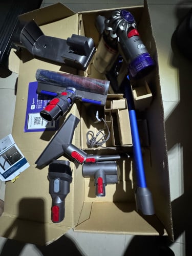 Dyson V8 slim the lastest model with stronger battery