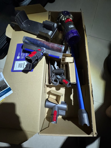 Dyson V8 slim the lastest model with stronger battery