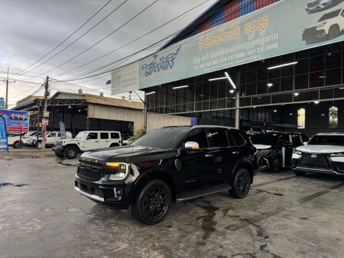 Ford Everest Titanium 2023  គីឡូតិច ម្ចាស់ដើមទីមួយទិញថ្មីខ្លាញ់ ថ្នាំហ្សុីនមួយជុំ ឡាននៅសាណុំទាំងអស់