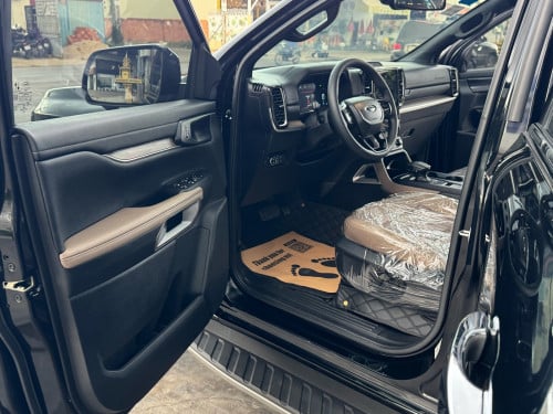 Ford Everest Titanium 2023  គីឡូតិច ម្ចាស់ដើមទីមួយទិញថ្មីខ្លាញ់ ថ្នាំហ្សុីនមួយជុំ ឡាននៅសាណុំទាំងអស់