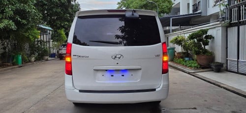 Grand Starex VGT 2015