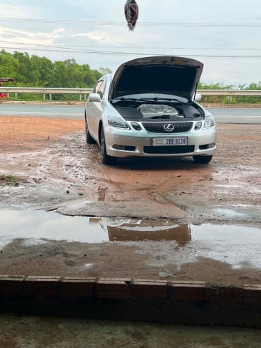 Gs 300 ប៉ុង 1 full ពណ៍ទឹកប្រាក់ឡានស្អាត ម៉ាញ៉េ Android កាមេរ៉ា360 រួចរាល់លក់ 14 ចរចារបានច្រើន