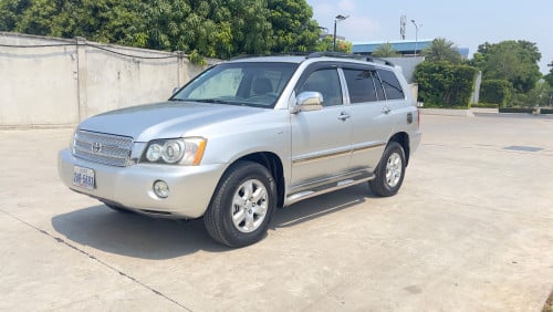 Highlander V4 ប៉ុង1 ឆ្នាំ2003 ពណ៍ទឹកប្រាក់
