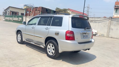 Highlander V4 ប៉ុង1 ឆ្នាំ2003 ពណ៍ទឹកប្រាក់