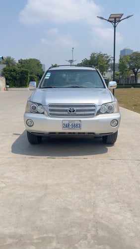 Highlander V4 ប៉ុង1 ឆ្នាំ2003 ពណ៍ទឹកប្រាក់
