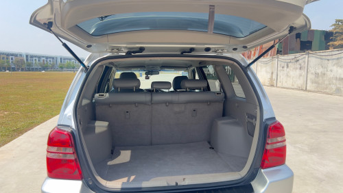 Highlander V4 ប៉ុង1 ឆ្នាំ2003 ពណ៍ទឹកប្រាក់