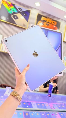 iPad Air M3 128G WiFi 99% 650$