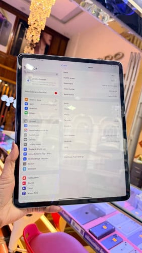 iPad Air M3 128G WiFi 99% 650$
