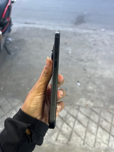 iPhone 15(អត់ស្កេន)