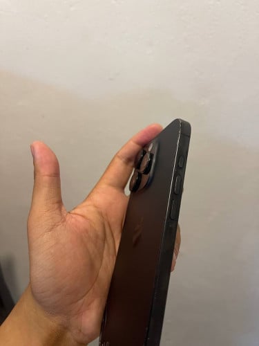 IPhone 16 Pro 128GB សំណុំហ្សីន ស្ទើរតួរ