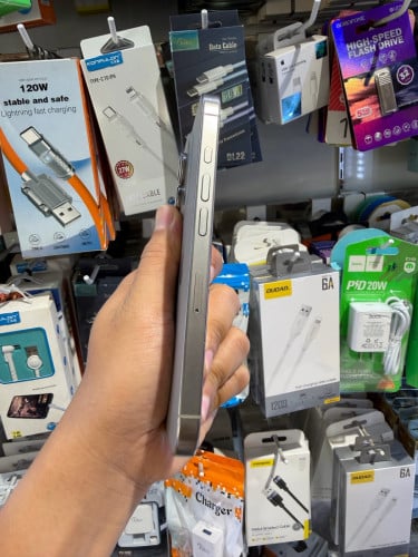 iPhone 16 Pro Natural 128GB ZA ( Look like new)