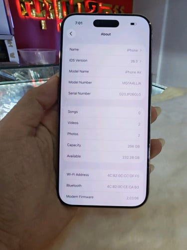 iPhone 17Air 256G ពណ៍មាស សាកថ្ម50ដង  ថ្ម100% ស្អាតដូចថ្មី 99%