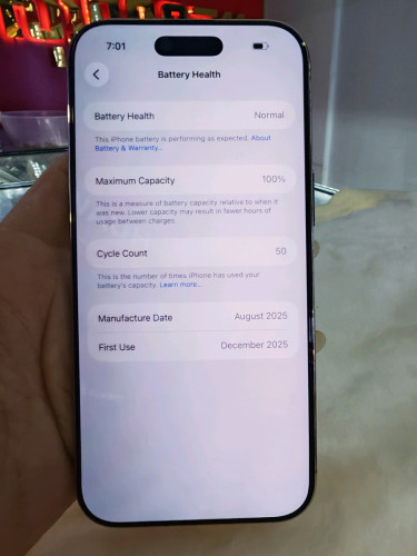 iPhone 17Air 256G ពណ៍មាស សាកថ្ម50ដង  ថ្ម100% ស្អាតដូចថ្មី 99%