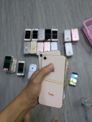 iphone 8G 30$