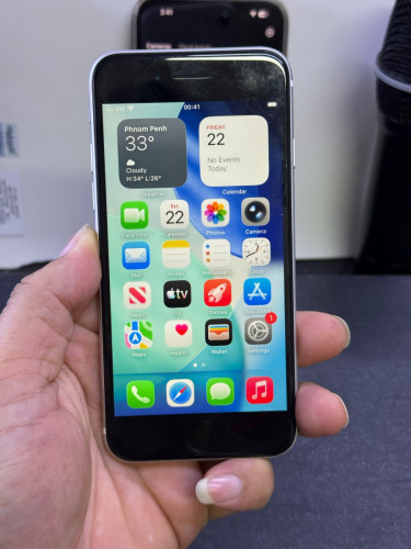 iPhone SE2 64G from USA 98% ថ្ម 87%