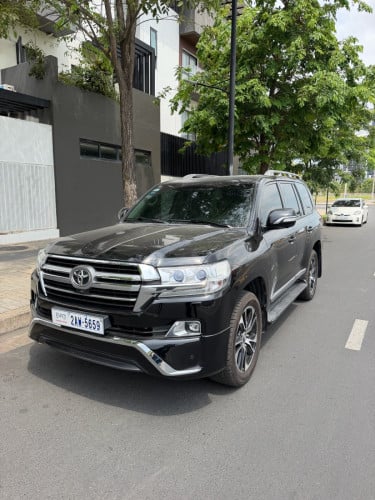 Land Criuser 2018 Arab V6