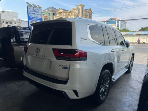 Land Cruiser VX-R 2022 Full options Arab • ប្រភេទឡានថ្នាំស្សុីន ១ជុំ ( គីឡូ តិច )