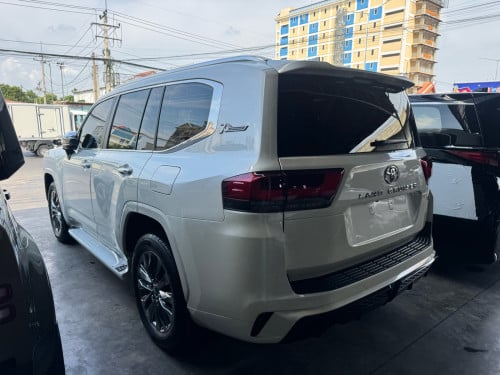 Land Cruiser VX-R 2022 Full options Arab • ប្រភេទឡានថ្នាំស្សុីន ១ជុំ ( គីឡូ តិច )
