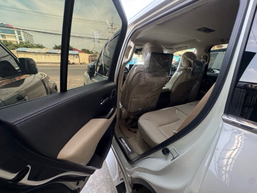 Land Cruiser VX-R 2022 Full options Arab • ប្រភេទឡានថ្នាំស្សុីន ១ជុំ ( គីឡូ តិច )