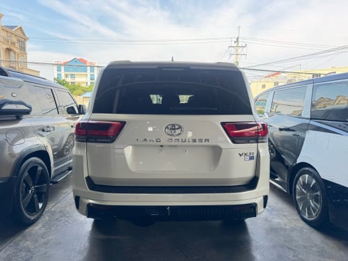 Land Cruiser VX-R 2022 Full options Arab • ប្រភេទឡានថ្នាំស្សុីន ១ជុំ ( គីឡូ តិច )