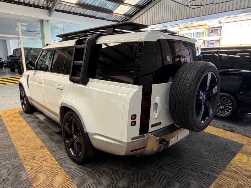 Land Rover Defender 2023