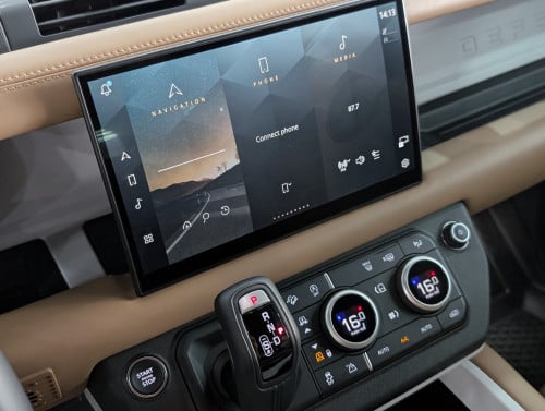 Land Rover Defender 2025