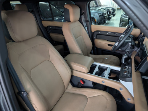 Land Rover Defender 2025