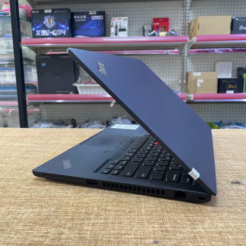 Lenovo ThinkPad T490