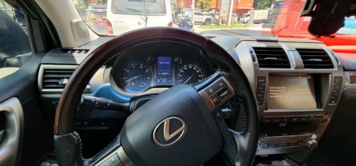 Lexus gx460 2016 full option with cool box