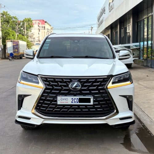 Lexus LX570 2021
