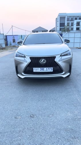 Lexus NX 200t F-sport full option ឆ្នាំ2015 ប៉ុង2 ប៊ូតុង5 ពណ៍ទីតានៀម