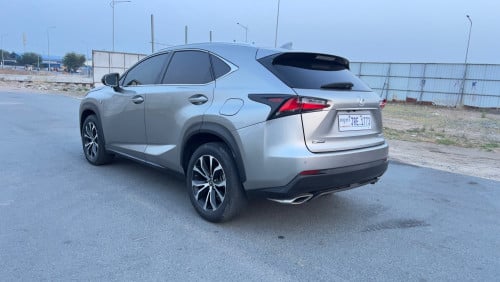 Lexus NX 200t F-sport full option ឆ្នាំ2015 ប៉ុង2 ប៊ូតុង5 ពណ៍ទីតានៀម