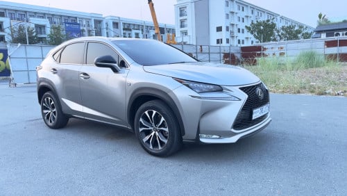 Lexus NX 200t F-sport full option ឆ្នាំ2015 ប៉ុង2 ប៊ូតុង5 ពណ៍ទីតានៀម