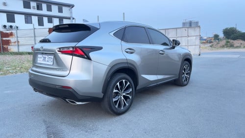 Lexus NX 200t F-sport full option ឆ្នាំ2015 ប៉ុង2 ប៊ូតុង5 ពណ៍ទីតានៀម
