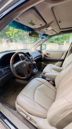 Lexus RX 300 Coach Edition ឆ្នាំ02 ប៉ុង1 ធានាឡានមូល សាច់ដែកខ្ចី