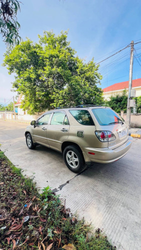 Lexus RX 300 Coach Edition ឆ្នាំ02 ប៉ុង1 ធានាឡានមូល សាច់ដែកខ្ចី