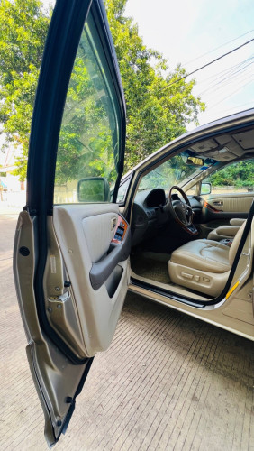 Lexus RX 300 Coach Edition ឆ្នាំ02 ប៉ុង1 ធានាឡានមូល សាច់ដែកខ្ចី