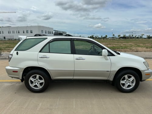 LEXUS RX300 ឆ្នាំ 02 ប៉ុង2